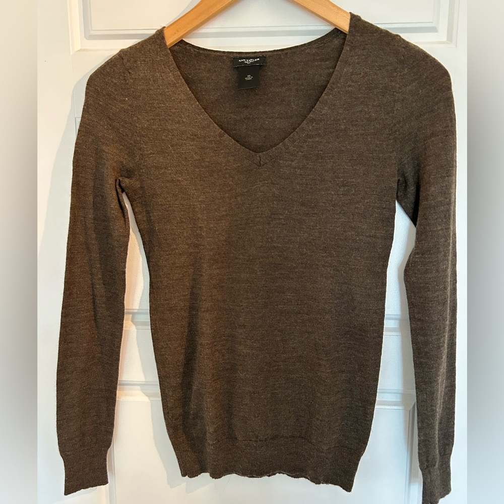 Ann Taylor Brown Merino-blend sweater